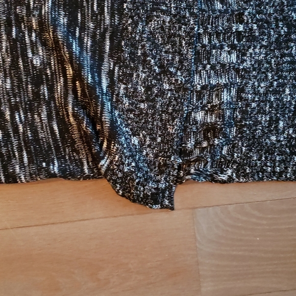 3/$18 - Dex sleeveless sweater black and white XS - Picture 3 of 4